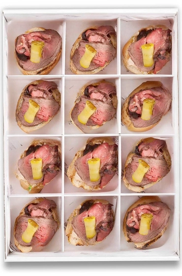 Брускетта с ростбифом и сырным кремом — доставка боксов Нижний Новгород