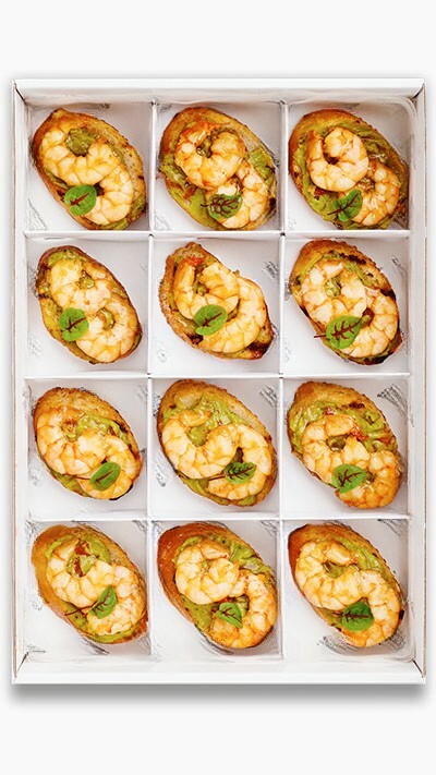 Брускетты с сочными креветками и соусом гуакамоле