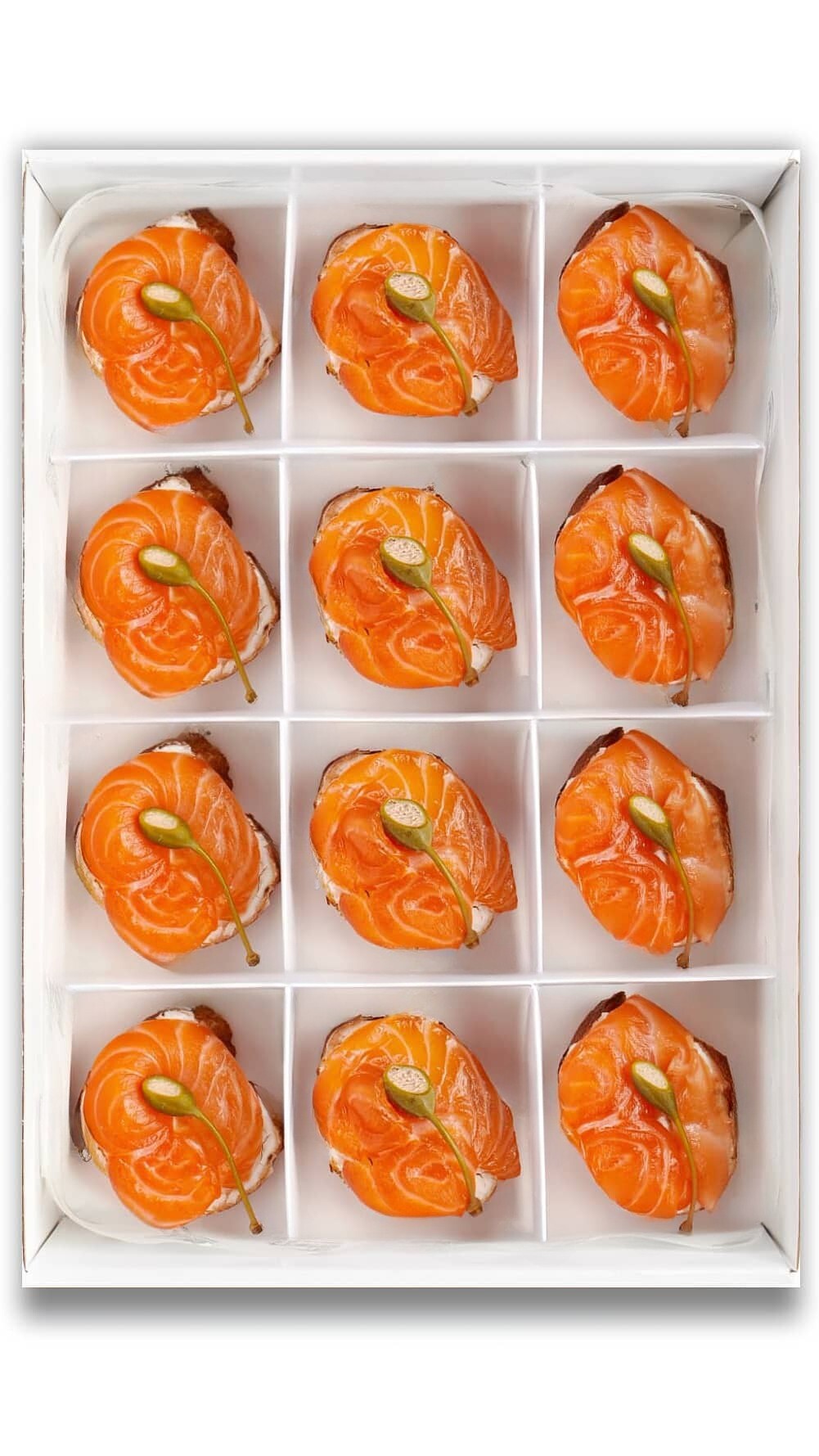 Брускетты с семгой