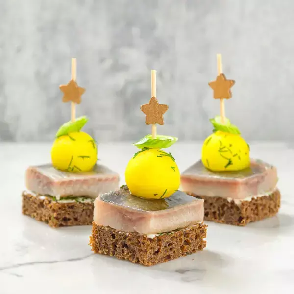 Канапе "С селедочкой"