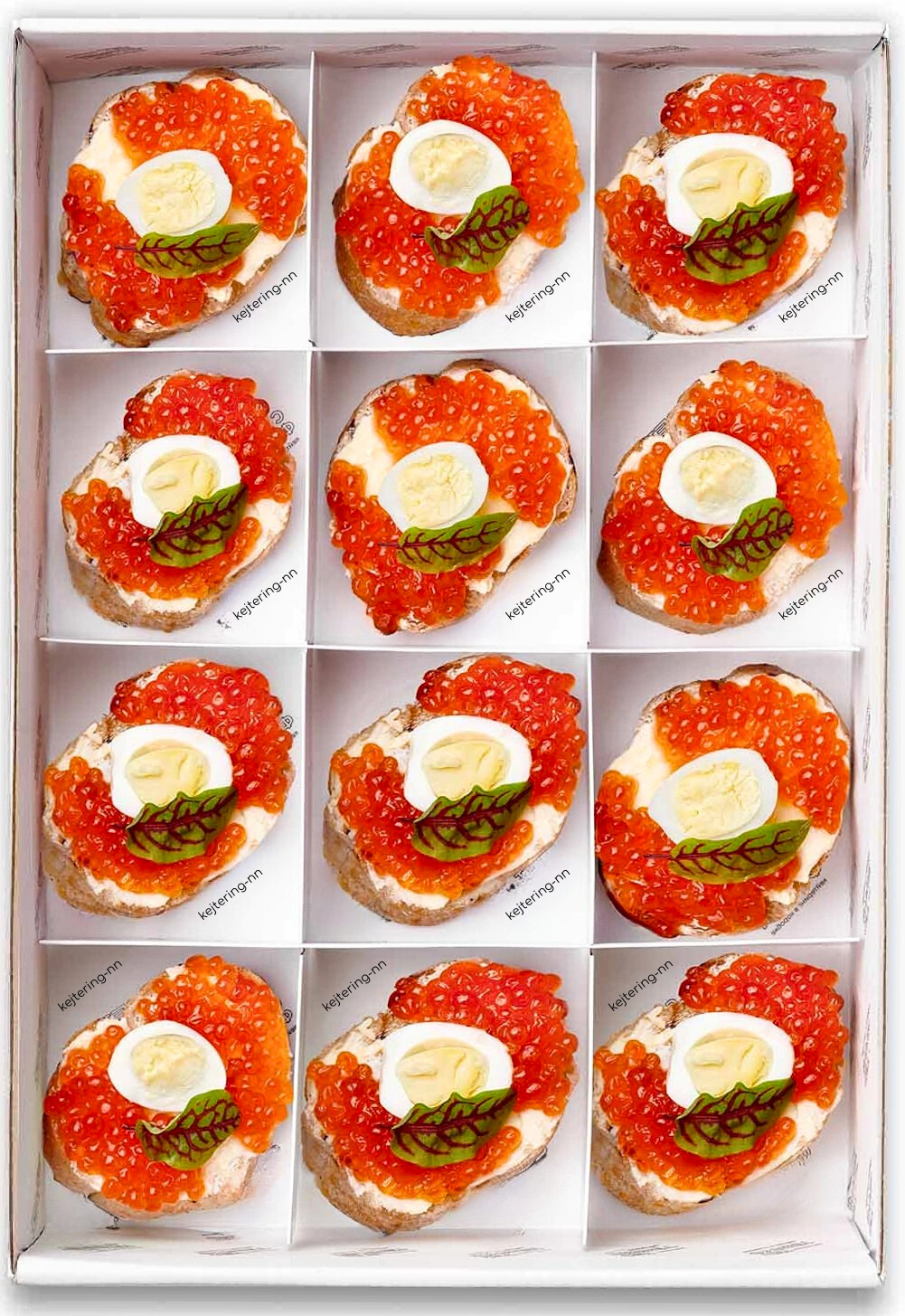 Праздничные брускетты с икрой