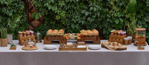 Салат с куриным филе, апельсином и ореховым соусом